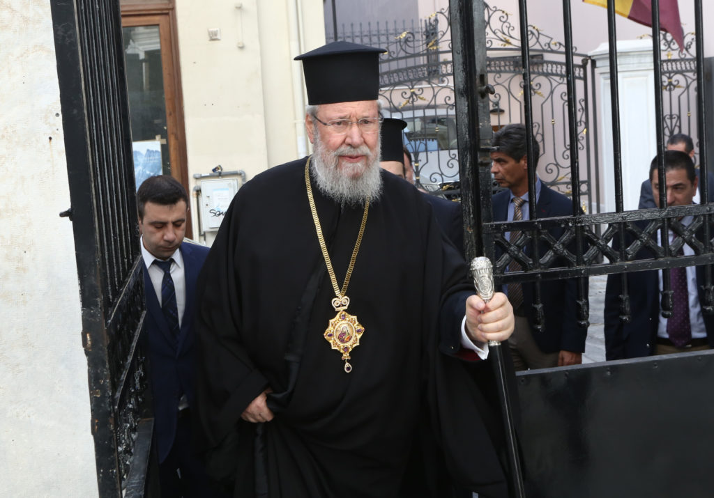 O Αρχιεπίσκοπος Κύπρου «αδειάζει» τον Μητροπολίτη Μόρφου