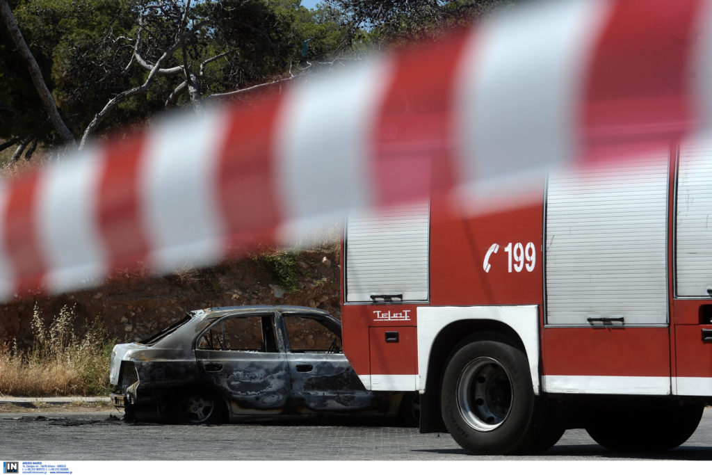 Σε ύφεση η πυρκαγιά στην Πεντέλη (Photos)