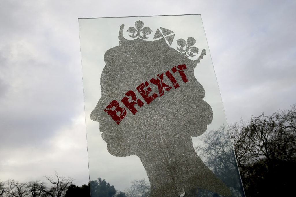 Το 54% των Βρετανών θέλουν Brexit «πάση θυσία»