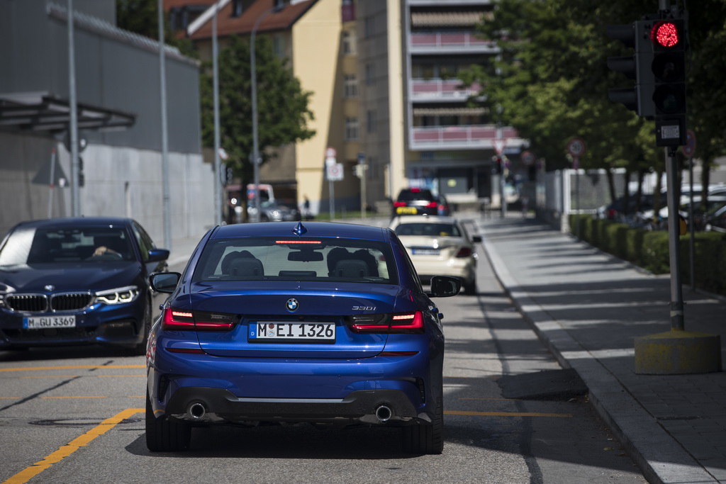 13 χρόνια αυτόνομη οδήγηση από τη BMW