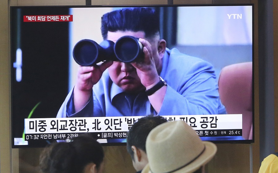 Βόρεια Κορέα: Νέα δοκιμή πυραυλικού συστήματος υπό το μάτι του Κιμ Γιονγκ Ουν