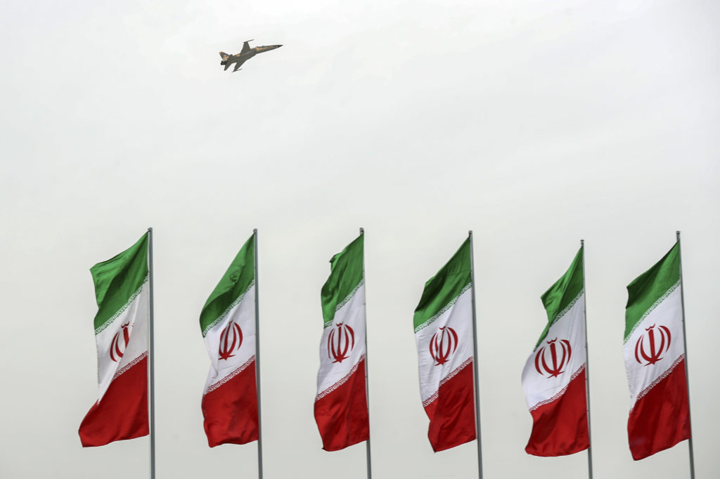 Ιράν: Συντριβή μαχητικού αεροσκάφους – Σώα τα δύο μέλη του πληρώματος