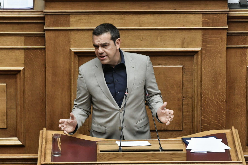 Τσίπρας για «ξήλωμα» Θάνου: Ενοχλείστε που η Επιτροπή Ανταγωνισμού ερευνά το καρτέλ διανομής του Τύπου