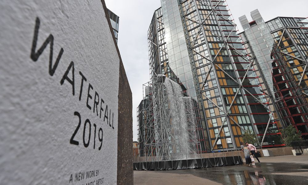 Κρίσιμη η κατάσταση του 6χρονου που έσπρωξε 17χρονος από τον 10ο όροφο του Tate Modern