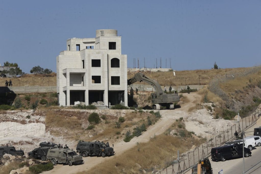 Το Ισραήλ εγκρίνει την κατασκευή 2.300 οικιστικών μονάδων στην κατεχόμενη Δυτική Όχθη