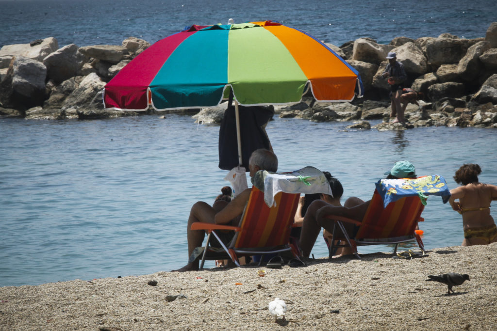 Ταχύπλοο τραυμάτισε λουόμενο στη Γλυφάδα