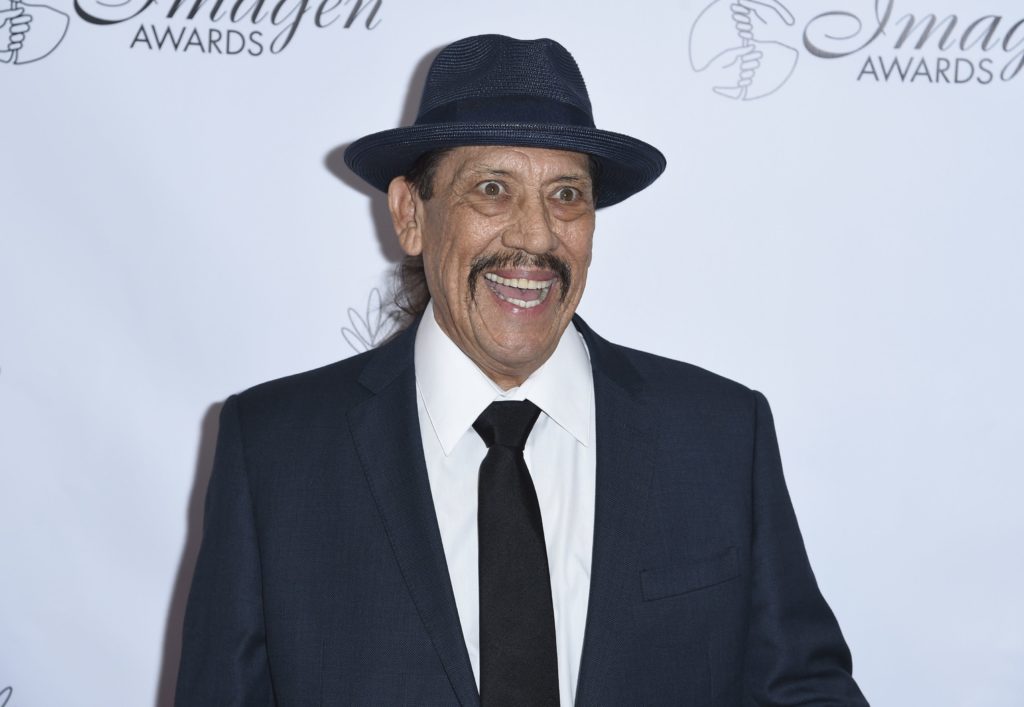 O Danny Trejo βοήθησε στον απεγκλωβισμό παιδιού από αυτοκίνητο που ανατράπηκε