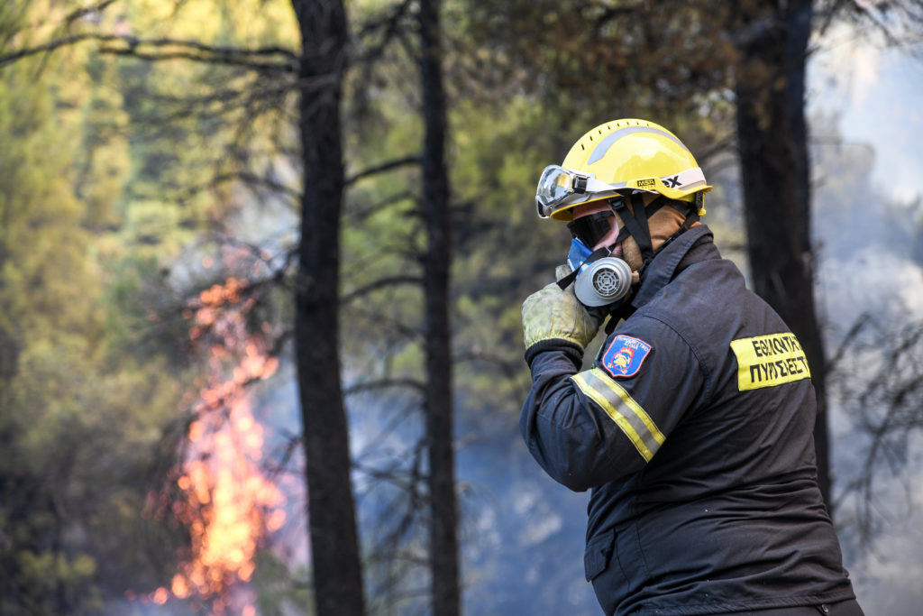 Πάτρα: Σε ύφεση η φωτιά στην Κλειτορία Καλαβρύτων