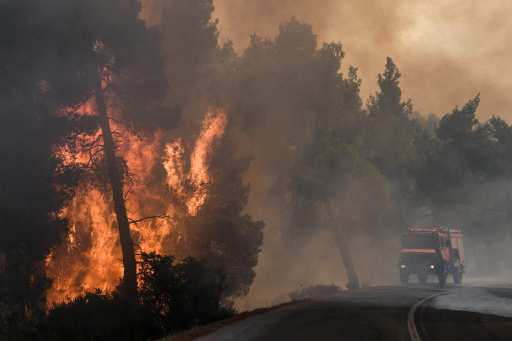 Σε ύφεση η πυρκαγιά στα Κύθηρα