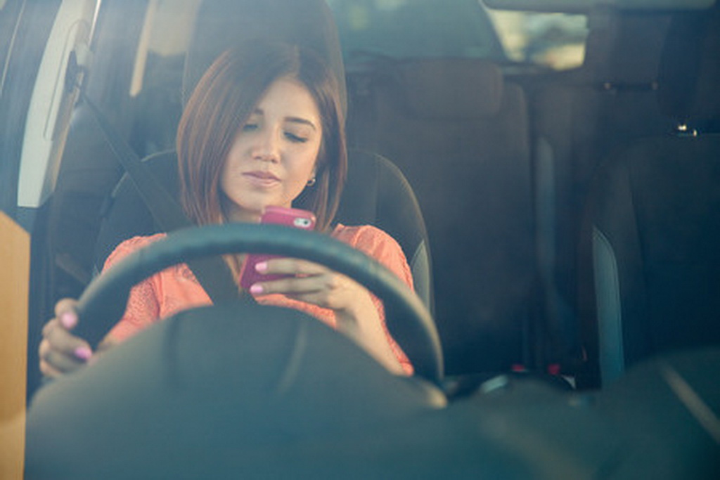 Αυξημένοι οι κίνδυνοι από τη χρήση hands-free