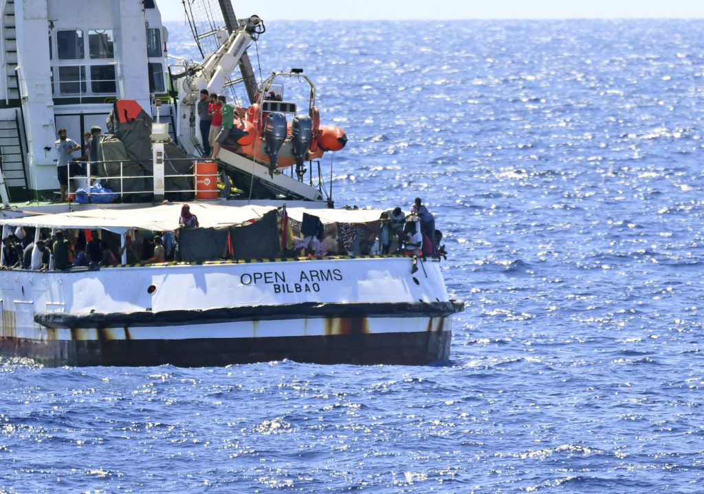 Ισπανικό πολεμικό πλοίο θα παραλάβει τους μετανάστες από το Open Arms