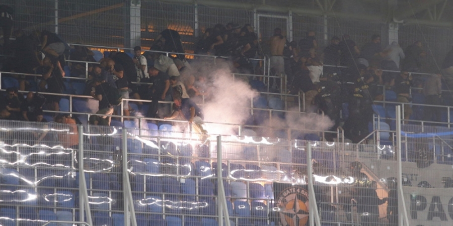 Αστυνομικοί πυροβολούν οπαδούς του ΠΑΟΚ με πλαστικές σφαίρες – Καταγγελία στην UEFA (Video)