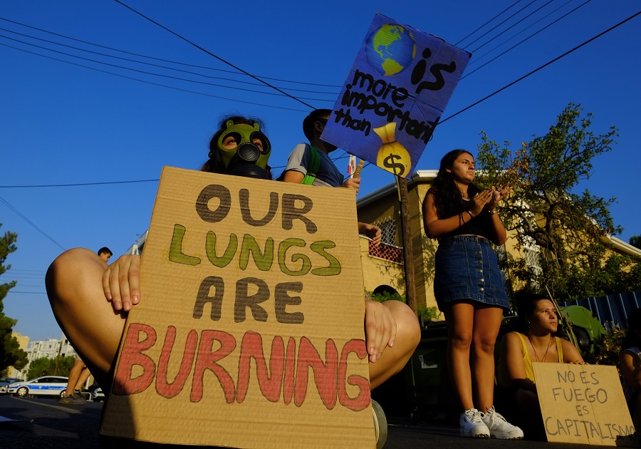 «Ο πνεύμονας μας καίγεται»: Διαδηλώσεις σε όλο τον κόσμο για τη διάσωση του Αμαζονίου (Photos)