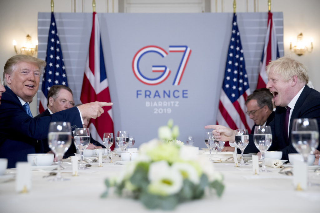 Τραμπ στο πλευρό του Τζόνσον για το Brexit – Τι συμφώνησαν στη G7