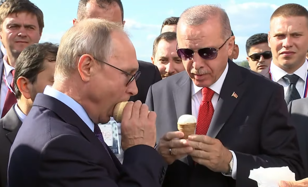 «Θα μου το πληρώσεις;» – Ο «τσαμπατζής» Ερντογάν ζήτησε από τον Πούτιν να του πληρώσει το παγωτό (Video)
