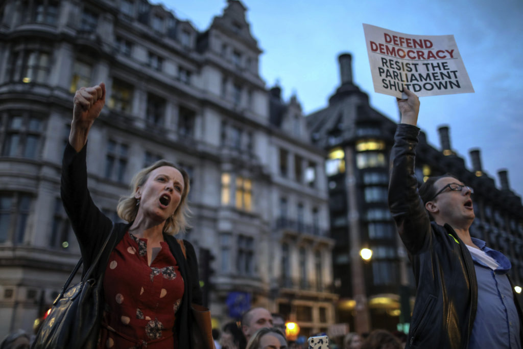 Οργισμένοι οι Βρετανοί  – Πάνω από 1 εκατ. υπογραφές κατά της απόφασης Τζόνσον να κλείσει το κοινοβούλιο