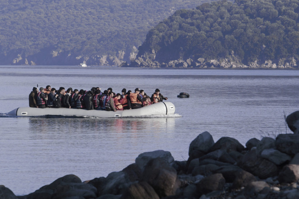 Σκάφος με 30 πρόσφυγες εντοπίστηκε στη Σάμο