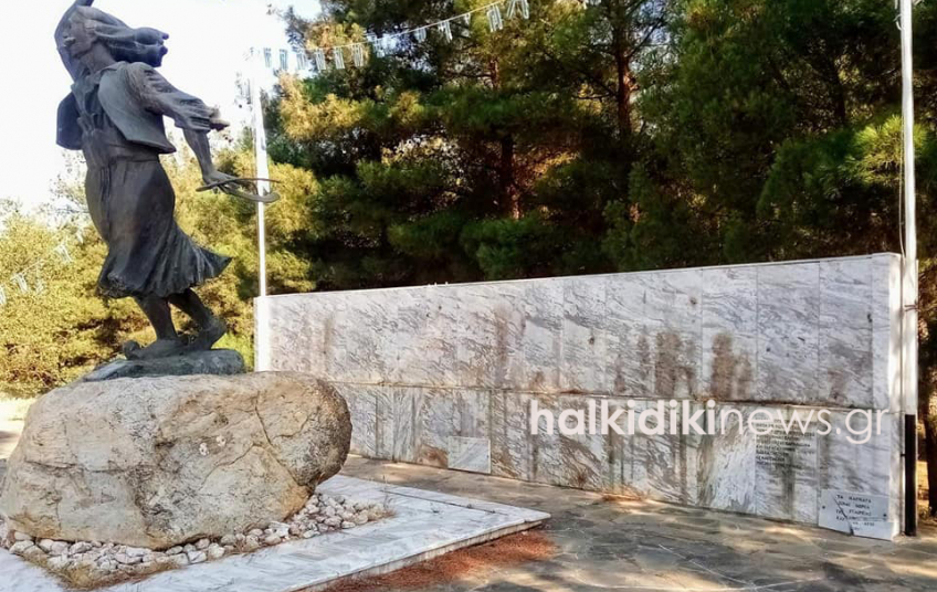 Χαλκιδική: Έκλεψαν την μπρούτζινη αναπαράσταση της Μάχης των Βασιλικών από το μνημείο του καπετάν Χάψα