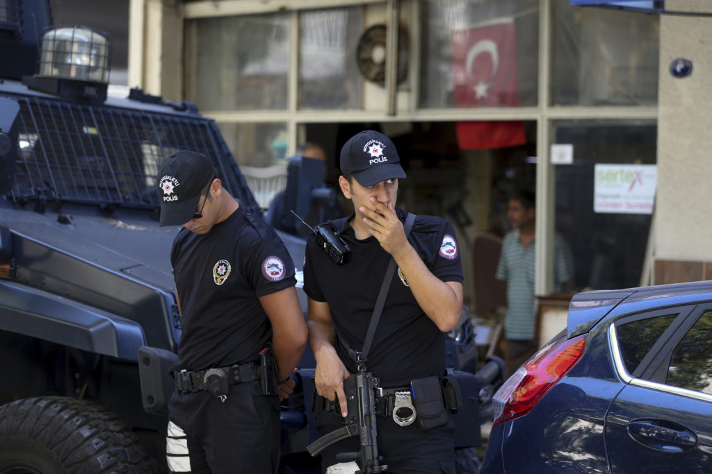 Τουρκία: Βομβιστική επίθεση σε λεωφορείο που μετέφερε αστυνομικούς (Video)