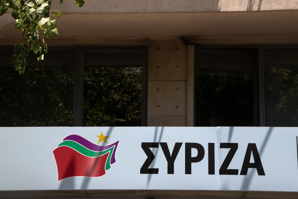 Πηγές ΣΥΡΙΖΑ: Ρεσιτάλ υποκρισίας και εξαπάτησης από τον Μηταράκη