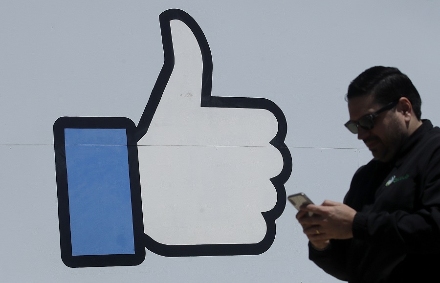 Η μεγάλη αλλαγή που ετοιμάζει το Facebook – Τι θα αλλάξει με τα «likes»