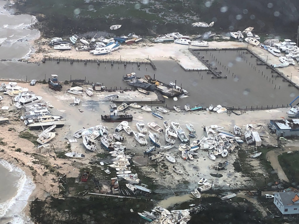 Μετά το καταστροφικό πέρασμα από τις Μπαχάμες, ο τυφώνας Ντόριαν κινείται προς τις ακτές των ΗΠΑ – Επτά οι νεκροί (Video)