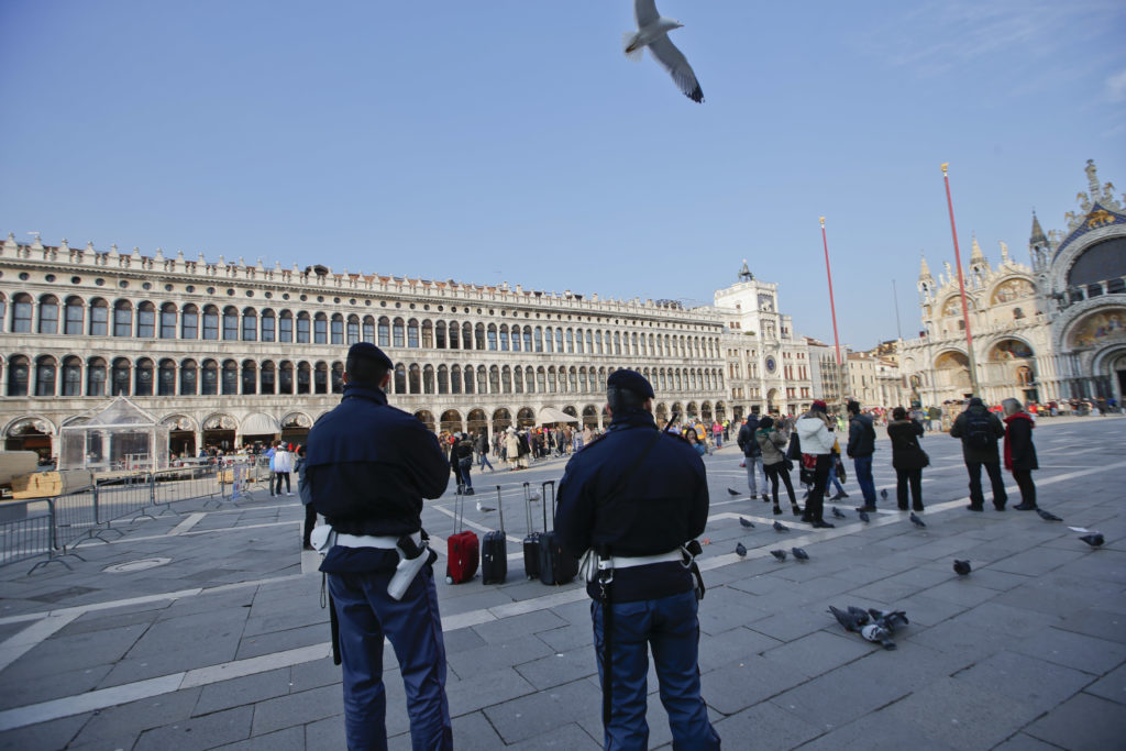 Βενετία: Κάπνισμα τέλος στο κέντρο – Το σχέδιο του Δημάρχου για «σημεία καπνίσματος»