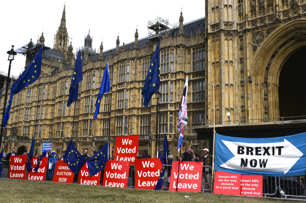 Βρετανία: Όχι σε εκλογές πριν τον Νοέμβριο συμφώνησαν τα κόμματα της αντιπολίτευσης