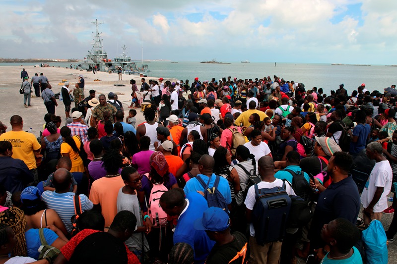 Μπαχάμες: Χιλιάδες κάτοικοι προσπαθούν να διαφύγουν από τις περιοχές που έπληξε ο κυκλώνας Ντόριαν – 43 οι νεκροί
