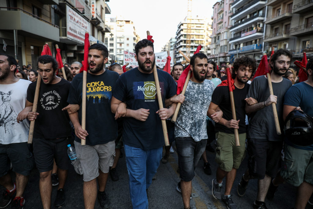 Μεγάλη συμμετοχή και αντικυβερνητικά συνθήματα στις διαδηλώσεις της ΔΕΘ (Photos+Video)