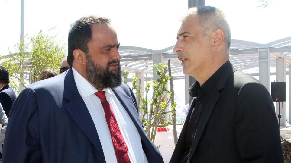 Ο Μαρινάκης ανέλαβε χρέη… προέδρου στις δημαιρεσίες του δημοτικού συμβουλίου Πειραιά