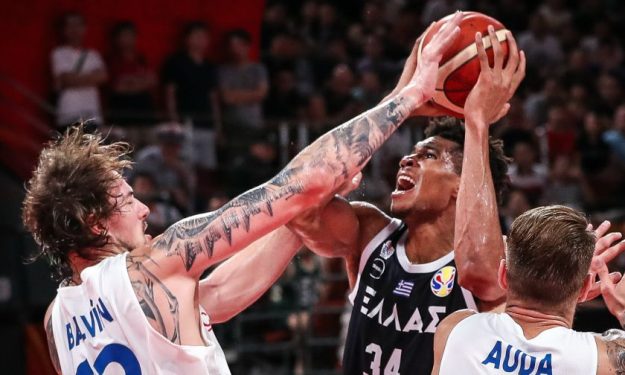 FIBA: Ήθελε όλους τους ΝΒΑερς, αλλά οι διαιτητές δεν σεβάστηκαν τον MVP του ΝΒΑ! (Videos)