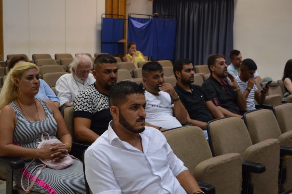 Οι Έλληνες Ρομά σε διαρκή ανθρωπιστική κρίση – Όλα όσα συζητήθηκαν στην Ημερίδα της Περιφέρειας Πελοποννήσου στην Καλαμάτα (Photos)