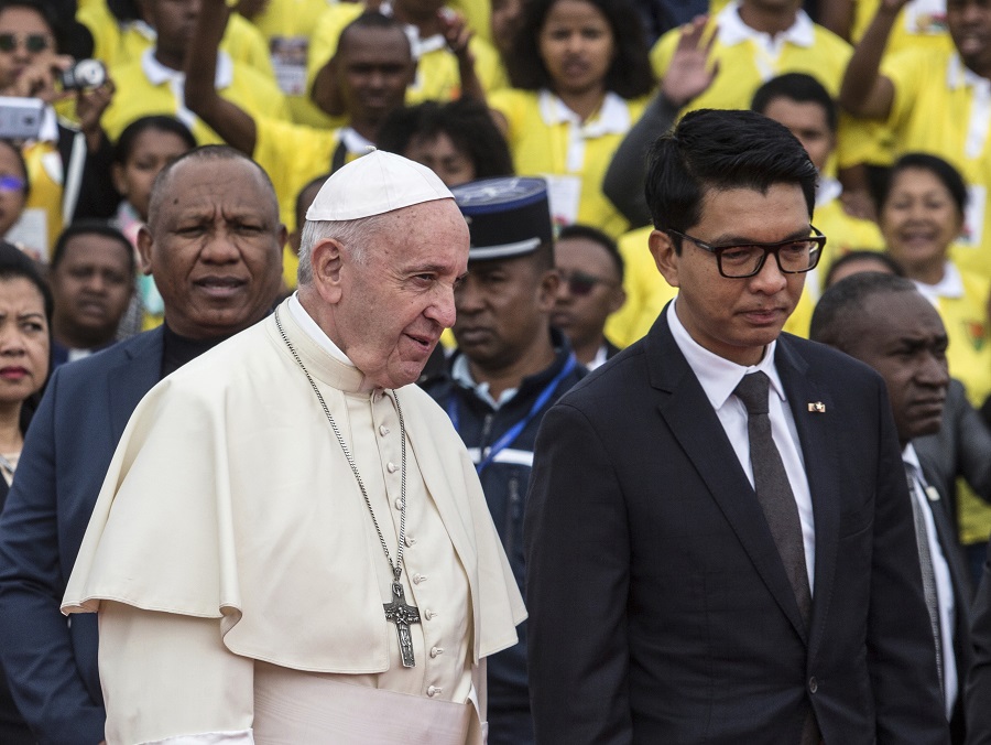 Ο Πάπας καλεί τη Βρετανία να επιστρέψει στον Μαυρίκιο τα νησιά Τσάγκος