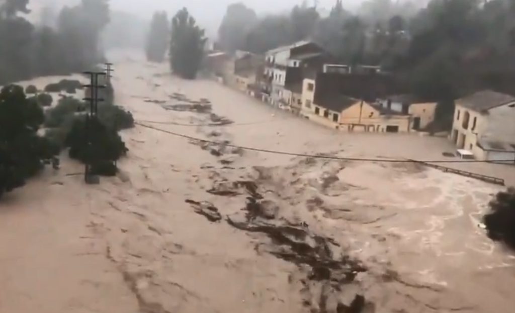 Καταρρακτώδεις βροχές «σαρώνουν» την Ισπανία – Στους 4 οι νεκροί