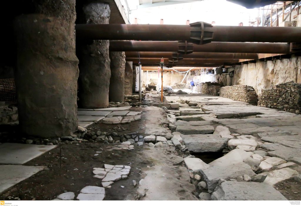 Θεσσαλονίκη: «Επιστροφή στη διαπλοκή» η απομάκρυνση των αρχαίων από το μετρό δηλώνει ο Αλέξης Τσίπρας