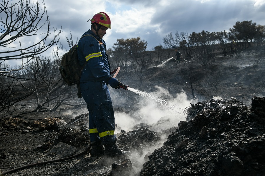 Κέρκυρα: 39χρονη φέρεται να ομολόγησε τους σημερινούς εμπρησμούς στον Άγιο Μάρκο