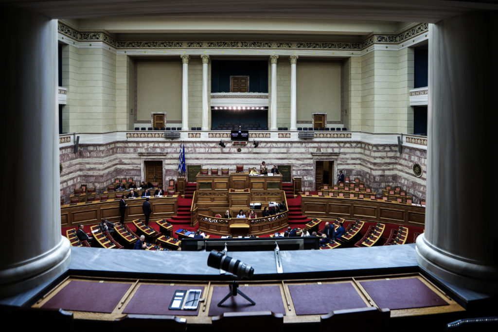 Χωρίς αξιολόγηση διαβιβάστηκε η δικογραφία Τσίπρα – Παπαγγελόπουλου στη Βουλή