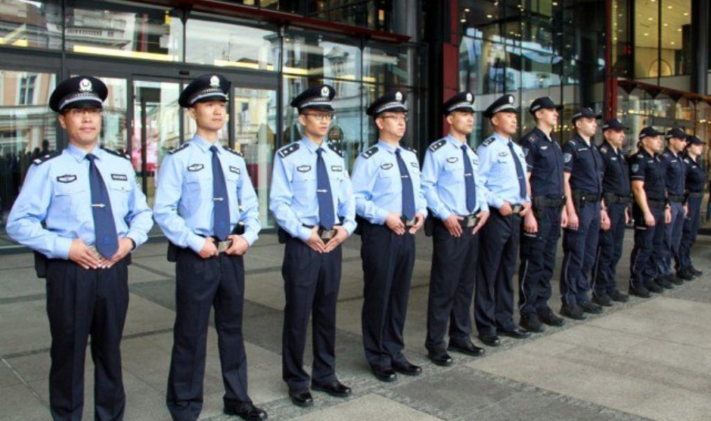 Κινέζοι αστυνομικοί δίνουν τεχνογνωσία στην αστυνομία Βελιγραδίου και κάνουν κοινές περιπολίες
