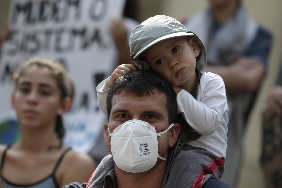 Εκατοντάδες χιλιάδες άνθρωποι στους δρόμους για το κλίμα – Διαδηλώσεις σε τουλάχιστον 150 χώρες (Photos)