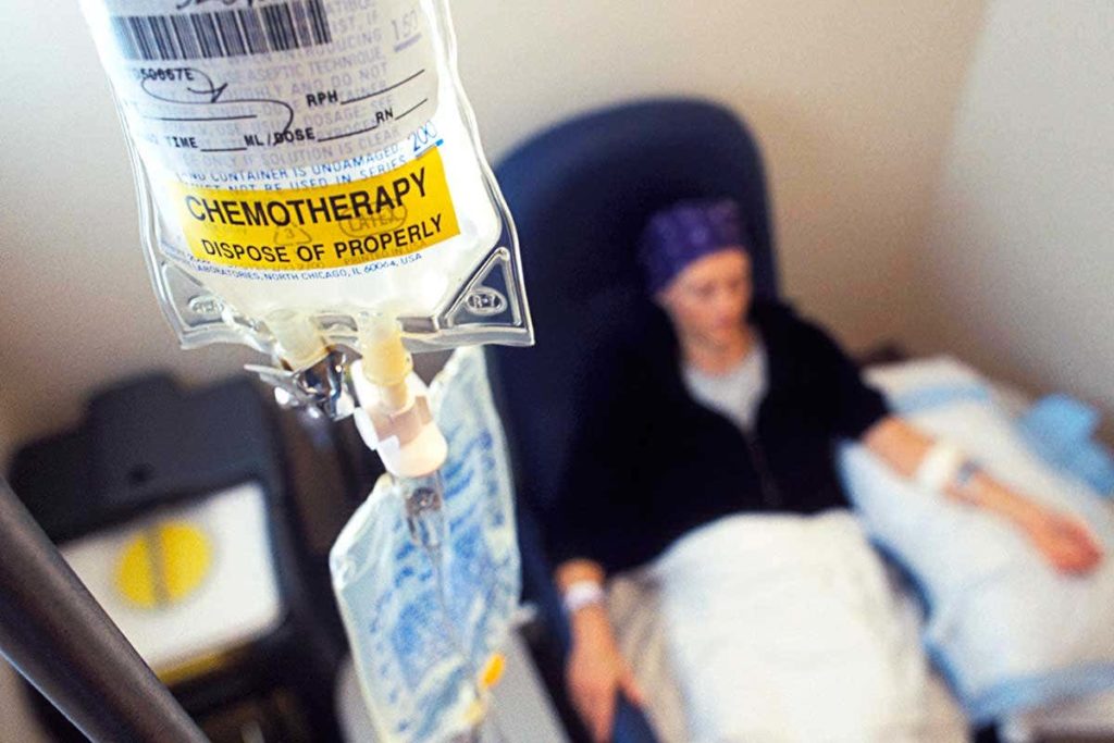 Γιατροί καταγγέλλουν αιφνιδιαστική διακοπή των χημειοθεραπειών στο Αττικό νοσοκομείο