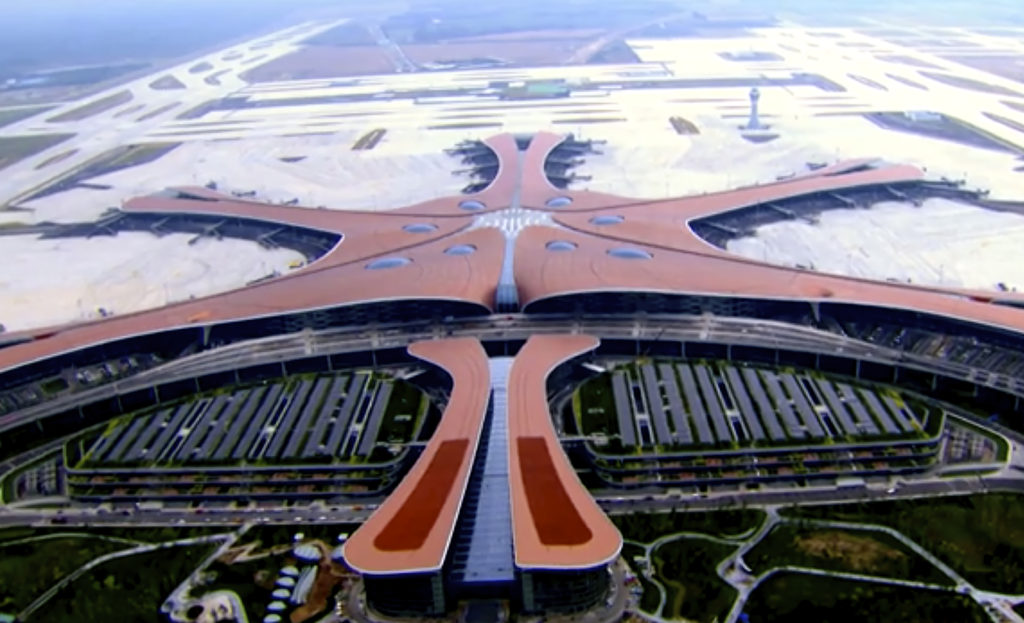 Κίνα: Το Πεκίνο εγκαινίασε το νέο γιγαντιαίο του αεροδρόμιο (Photos & Video)