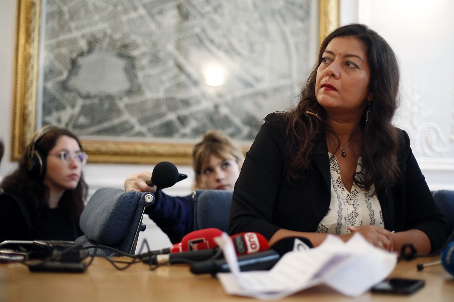 Καταδικάστηκε για δυσφήμιση η γυναίκα που ξεκίνησε το #MeToo στη Γαλλία