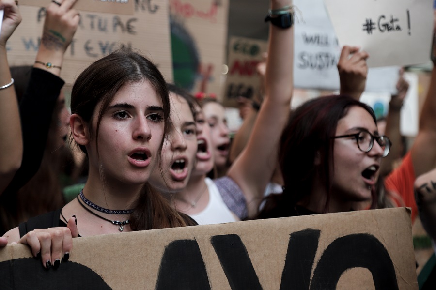 «Σώστε τον πλανήτη, δεν έχουμε άλλο σπίτι» Μαθητική πορεία για το κλίμα στο Σύνταγμα (Photos)