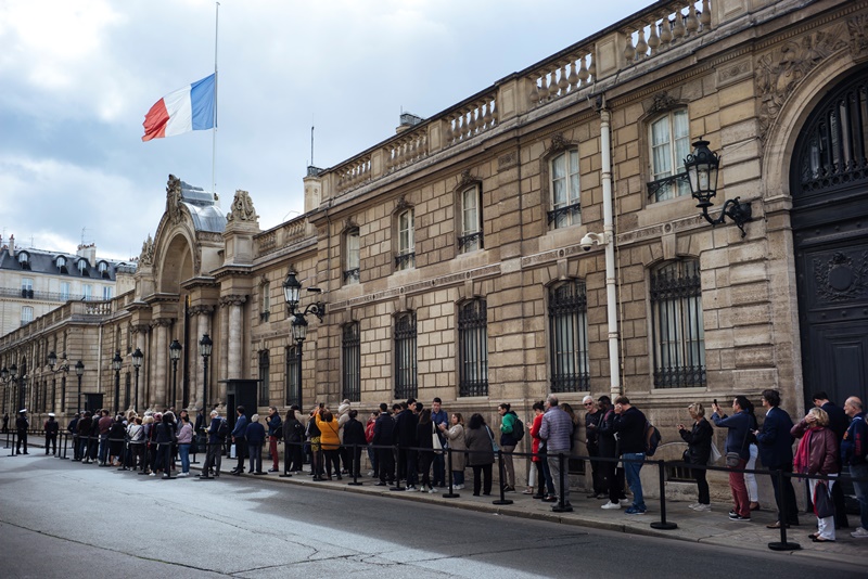 Γαλλία: Λαϊκό προσκύνημα για τον Ζακ Σιράκ στο Παρίσι