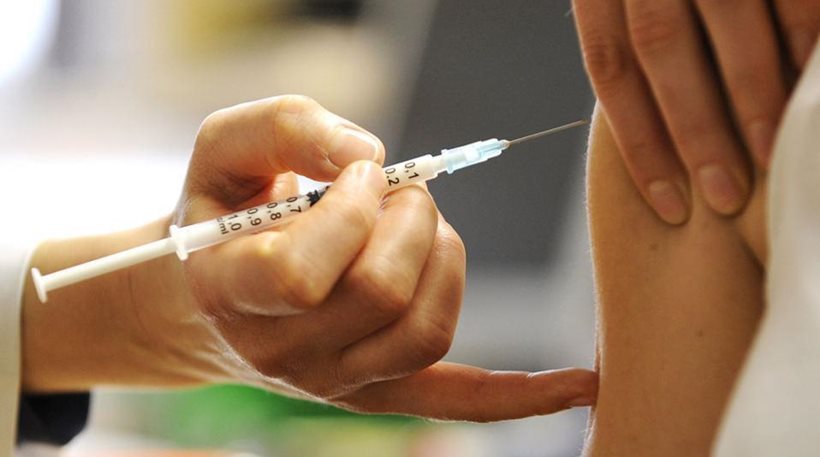 1,5 εκατομμύρια αντιγριπικά εμβόλια έχουν ήδη διατεθεί – Περιμένουν ακόμη 1,1 εκ. δόσεις ως τον Νοέμβριο