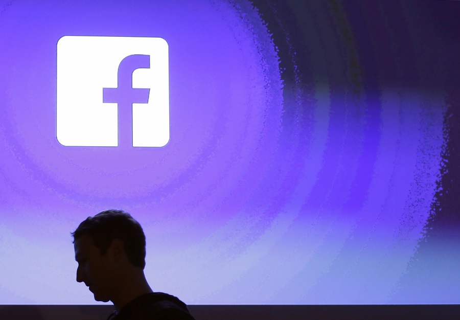 Παραδοχή από τον Ζάκερμπεργκ: Το Facebook «έκανε λάθη» στην υπόθεση της Cambridge Analytica