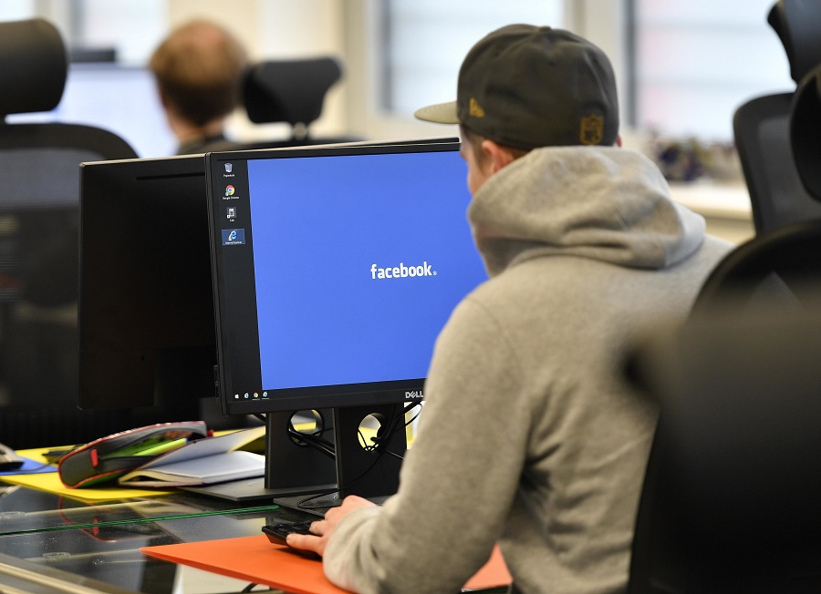 Facebook: Στοιχεία από 87 εκατ. χρήστες (!) έφτασαν στα χέρια της Cambridge Analytica