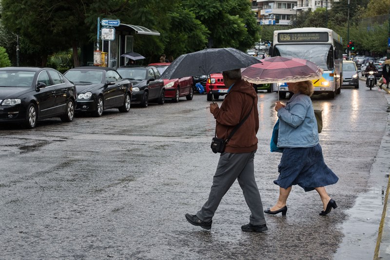 Σε εξέλιξη το κύμα κακοκαιρίας – Ισχυρές βροχές αναμένονται στην Αττική μετά το μεσημέρι