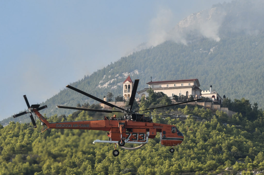 Καλύτερη εικόνα στη Ζάκυνθο – Σε ύφεση η μεγάλη φωτιά σε Κερί και Αγαλά (Video & Photos)